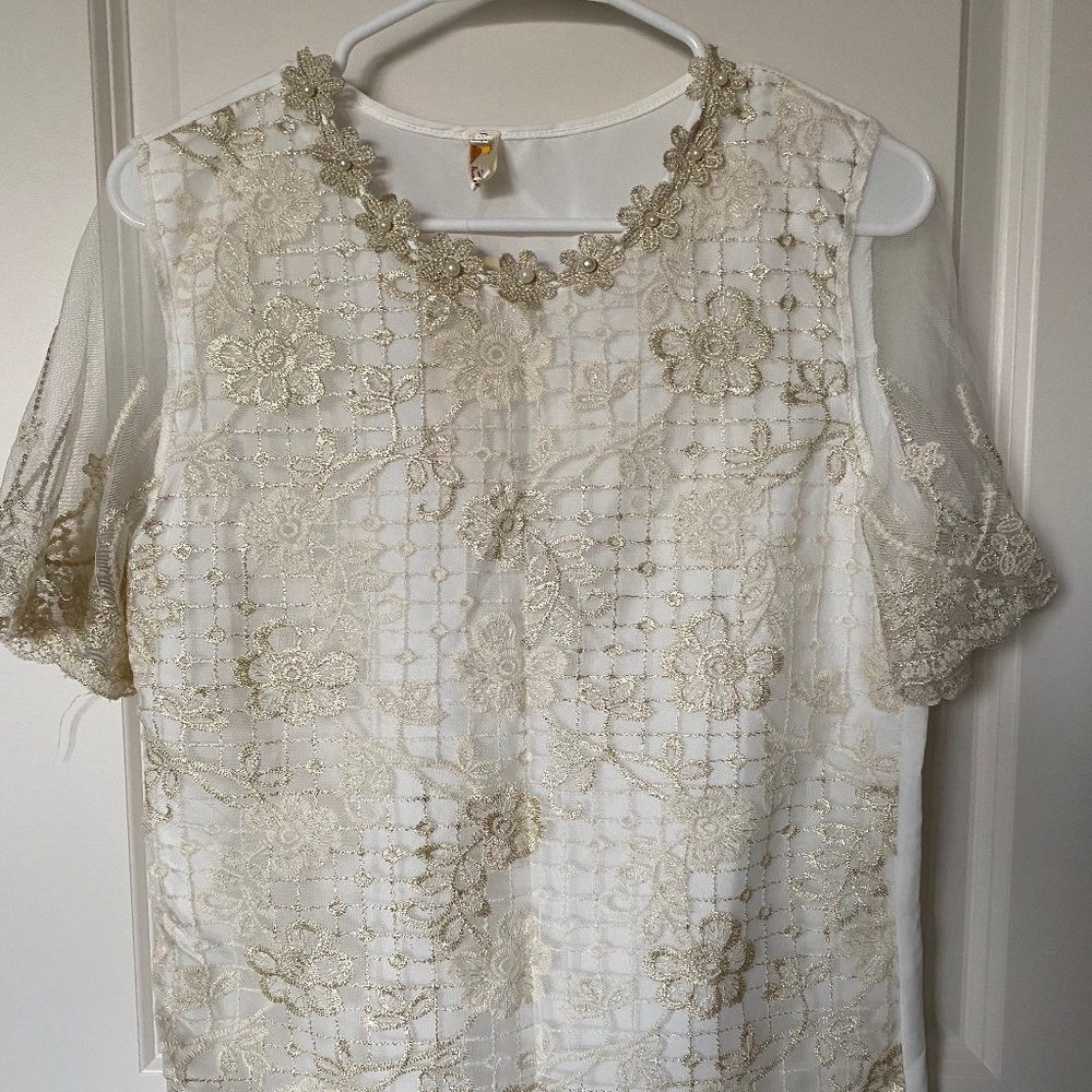 Medium Size Blouse